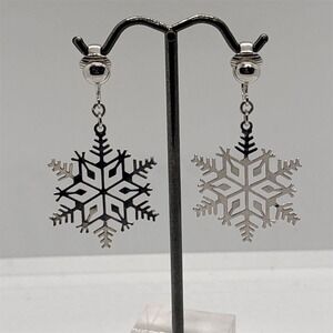 Avon Vintage Silver Snowflake Dangle Clip-On Earrings